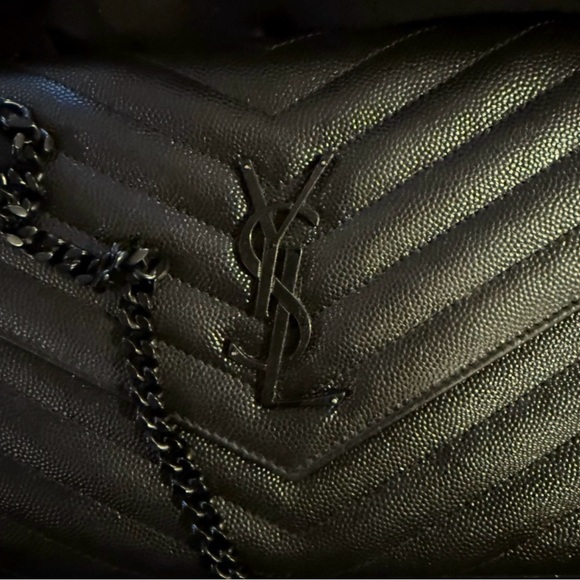 Yves Saint Laurent Black Chevron Clutch Like new condition authentic - Picture 3 of 10